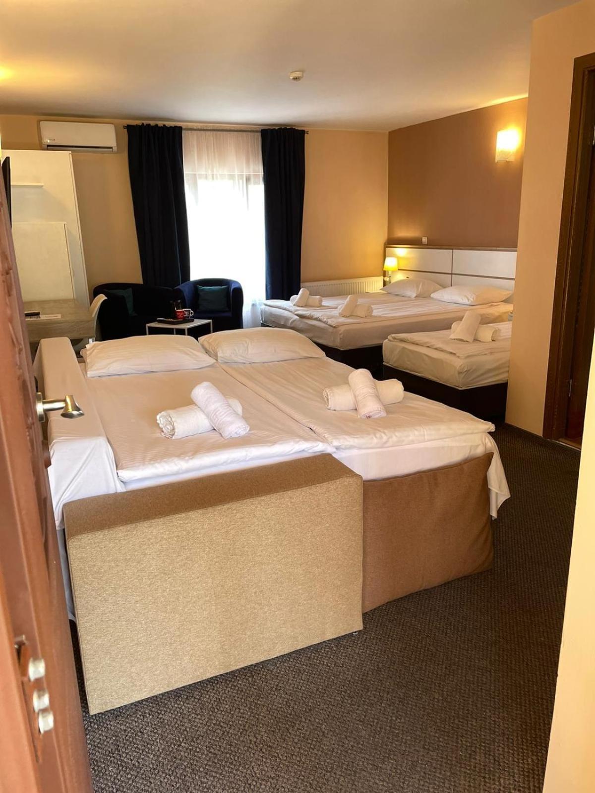 Long Street Hotel Braşov Rum bild
