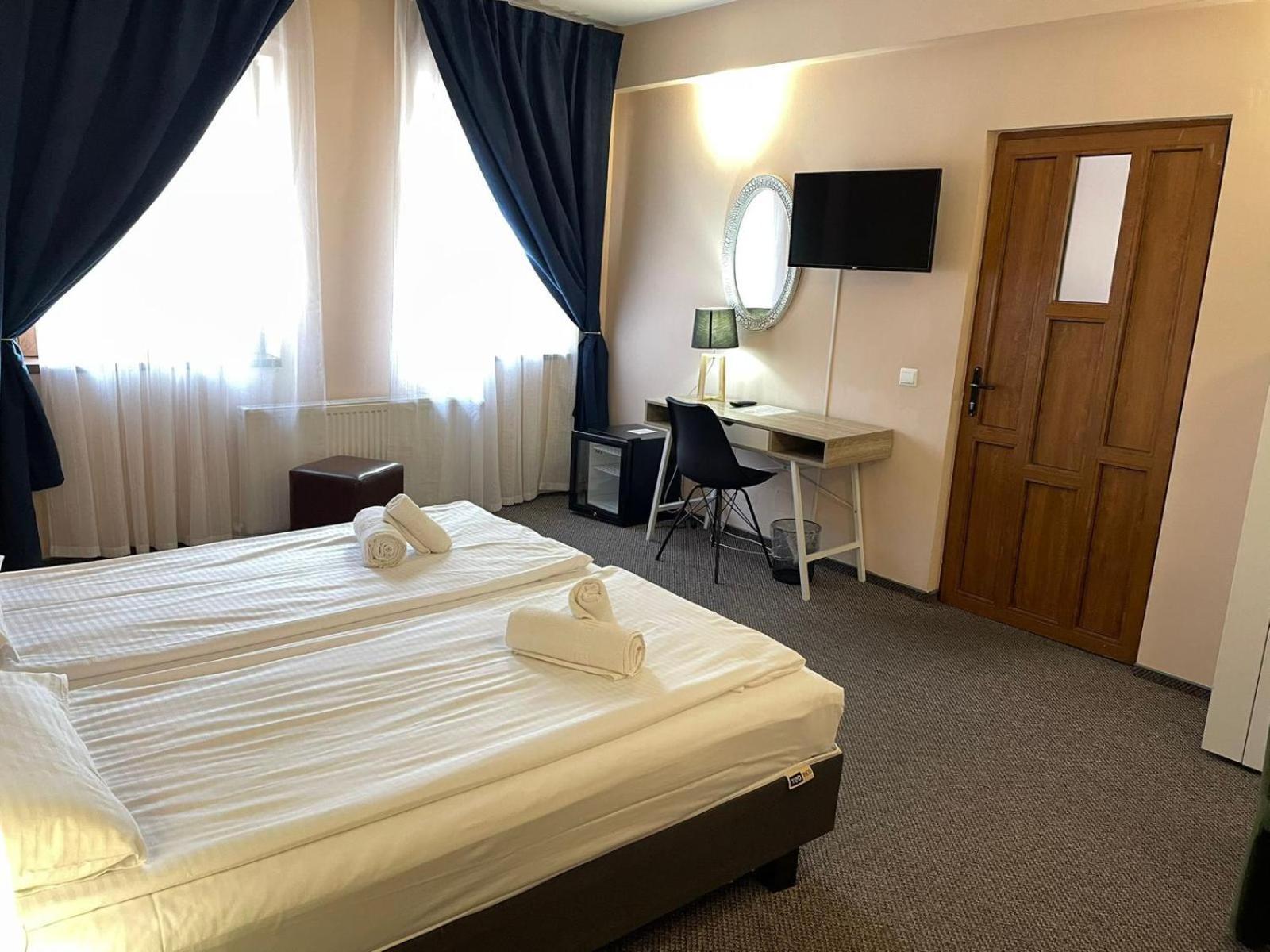 Long Street Hotel Braşov Rum bild