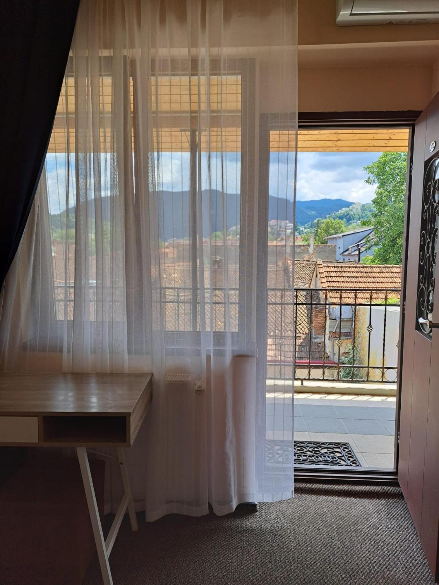 Long Street Hotel Braşov Rum bild
