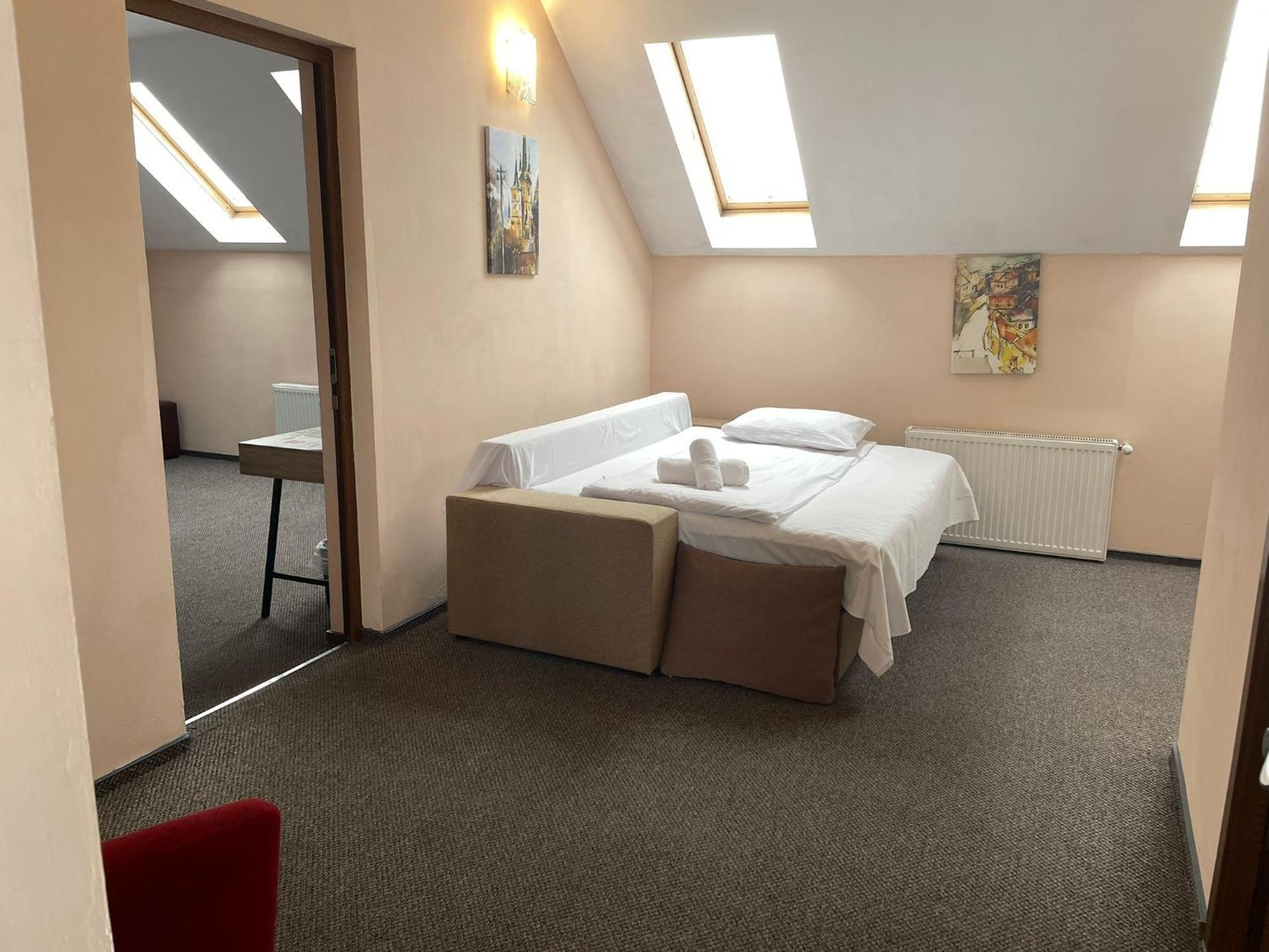Long Street Hotel Braşov Rum bild